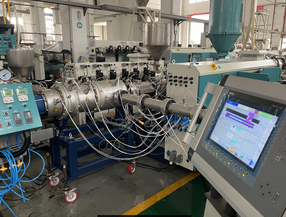 Teknologi coextrusion peralatan paip coextrusion tiga lapisan PE