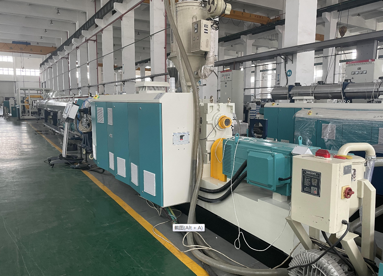 Langkah untuk menyelesaikan arus yang tidak stabil mesin utama extruder plastik