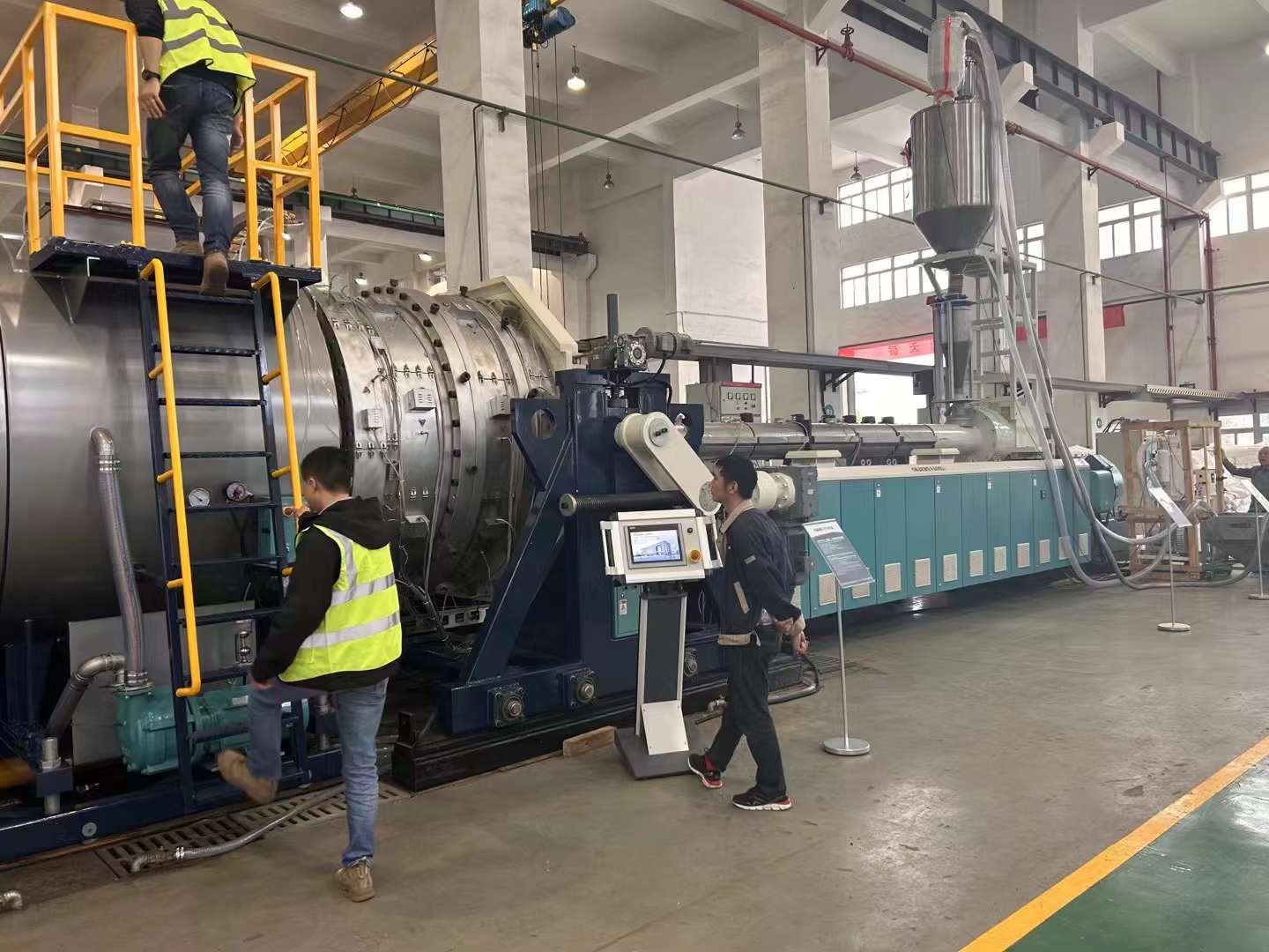 Titik utama untuk peralatan permulaan dan teknologi pengeluaran paip PE dengan diameter besar di atas 2000mm