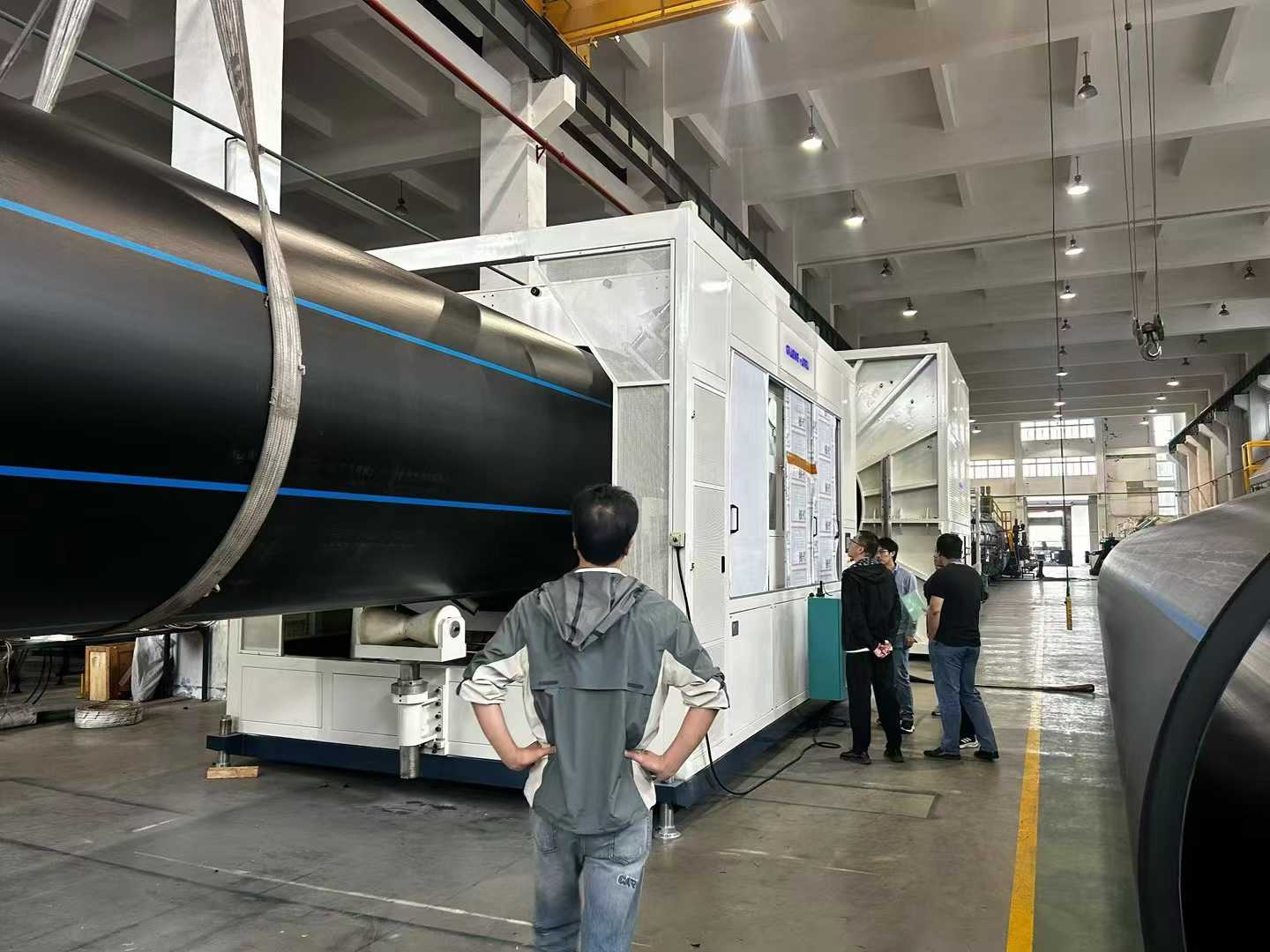 Perkara Utama untuk Peralatan Permulaan dan Teknologi Pengeluaran Paip PE dengan Diameter Besar Di Atas 2000mm